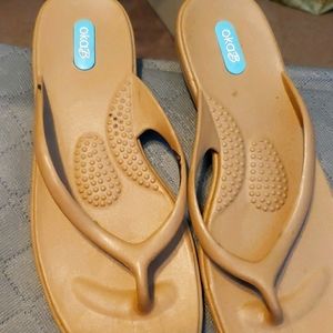Okab sandals